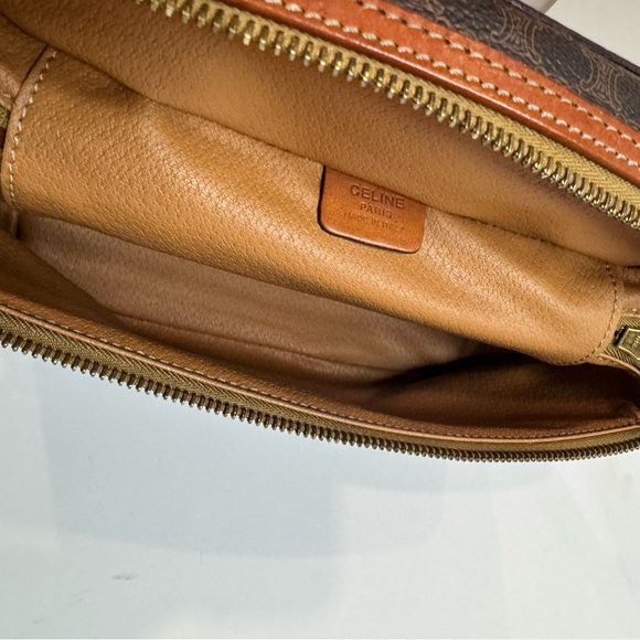 Authentic vintage Celine Macadam toiletry/ make up bag - Picture 7 of 9
